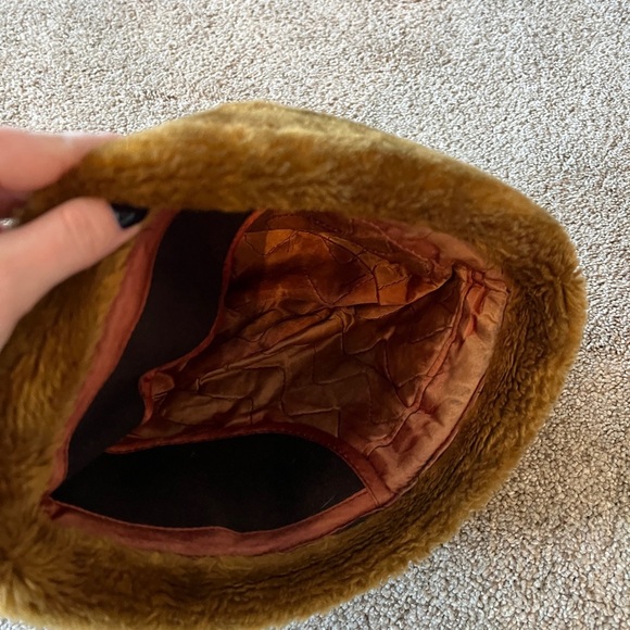 Vintage fur hat - Picture 2 of 3